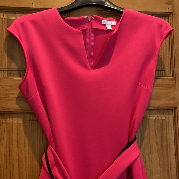 New York and Co. Hot Pink Dress with belt Large - Picture 5 of 6